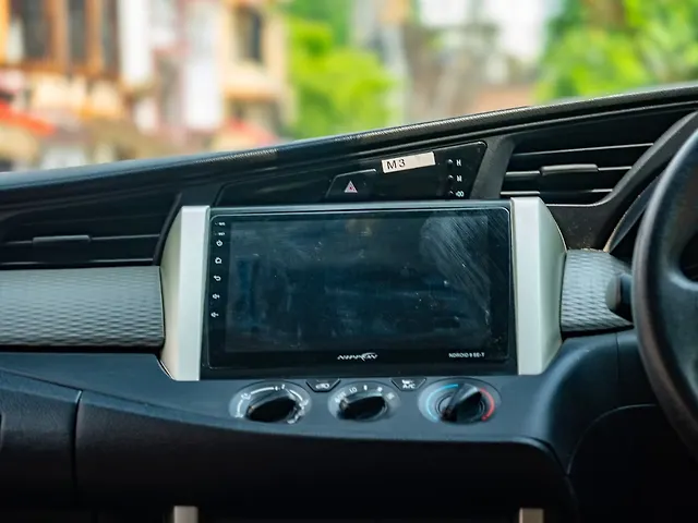 Used Toyota Innova Crysta [2016-2020] 2.4 G 7 STR [2016-2017] in Kolkata