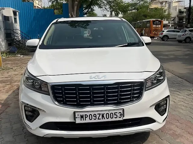Used 2023 Kia Carnival in Delhi