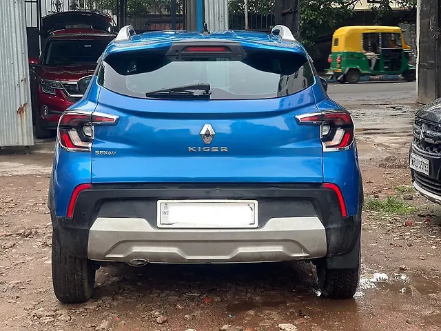 Used Renault Kiger [2022-2023] RXT (O) MT Dual Tone in Kolkata