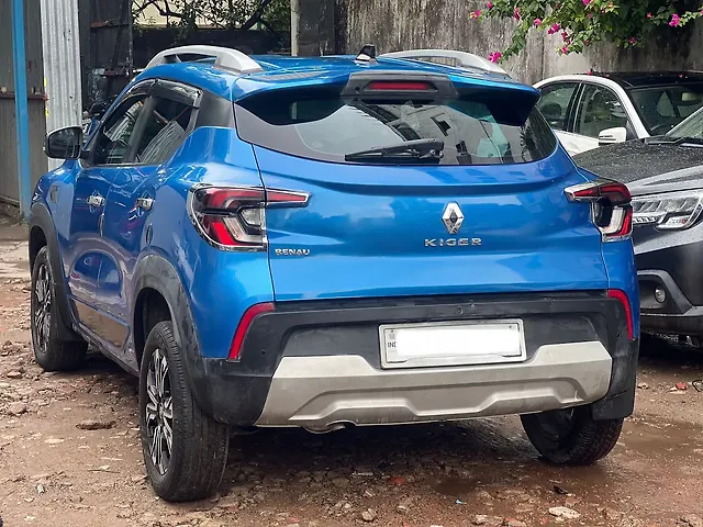 Used Renault Kiger [2022-2023] RXT (O) MT Dual Tone in Kolkata