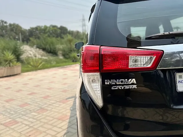 Used Toyota Innova Crysta [2016-2020] 2.8 GX AT 7 STR [2016-2020] in Lucknow