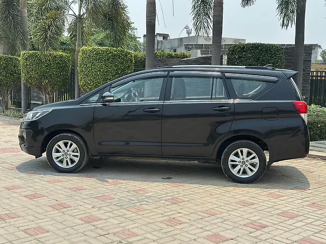 Used Toyota Innova Crysta [2016-2020] 2.8 GX AT 7 STR [2016-2020] in Lucknow