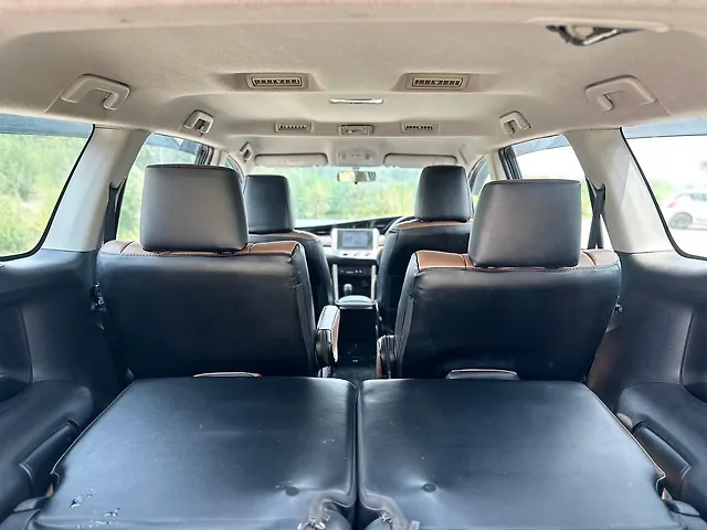 Used Toyota Innova Crysta [2016-2020] 2.8 GX AT 7 STR [2016-2020] in Lucknow