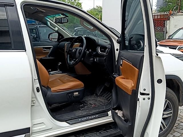 Used Toyota Fortuner 4X2 AT 2.8 Diesel in Delhi