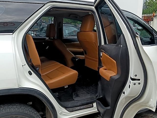 Used Toyota Fortuner 4X2 AT 2.8 Diesel in Delhi