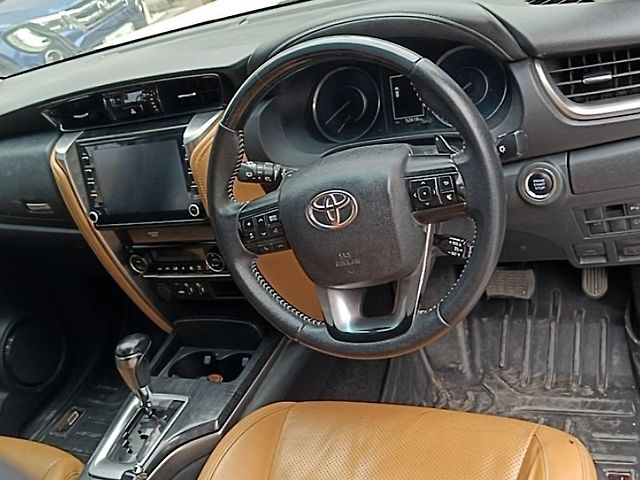 Used Toyota Fortuner 4X2 AT 2.8 Diesel in Delhi