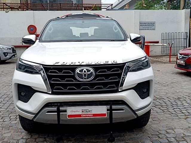 Used Toyota Fortuner 4X2 AT 2.8 Diesel in Delhi