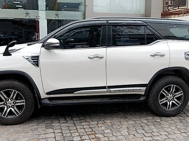 Used Toyota Fortuner 4X2 AT 2.8 Diesel in Delhi