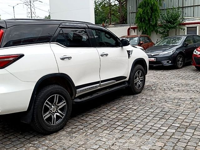 Used Toyota Fortuner 4X2 AT 2.8 Diesel in Delhi
