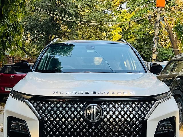 Used 2024 MG Hector Plus in Delhi