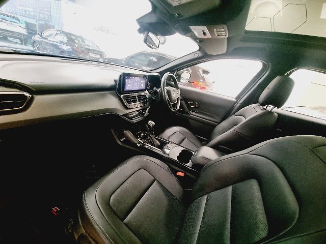 Used Tata Harrier Fearless Dark Edition AT in Pune