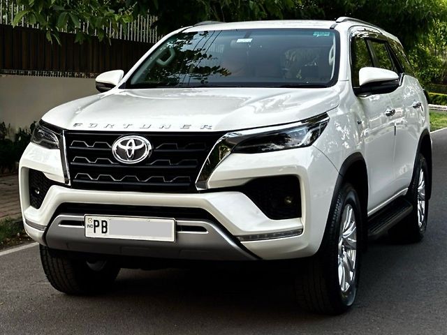 Used Toyota Fortuner 4X4 AT 2.8 Diesel in Chandigarh