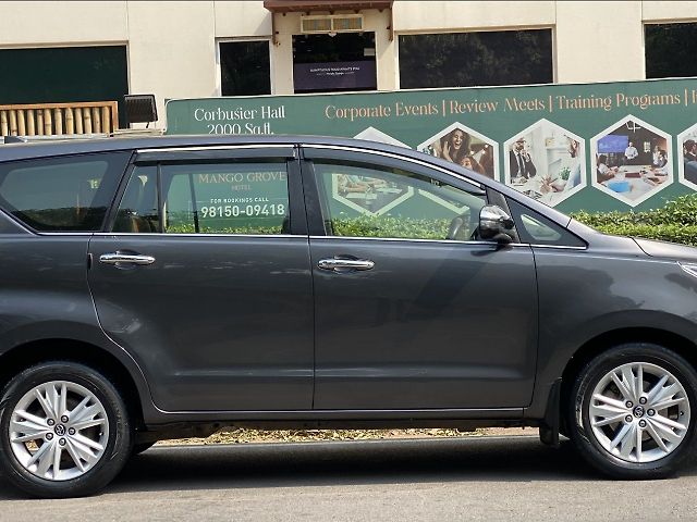 Used Toyota Innova Crysta [2016-2020] 2.8 ZX AT 7 STR [2016-2020] in Chandigarh