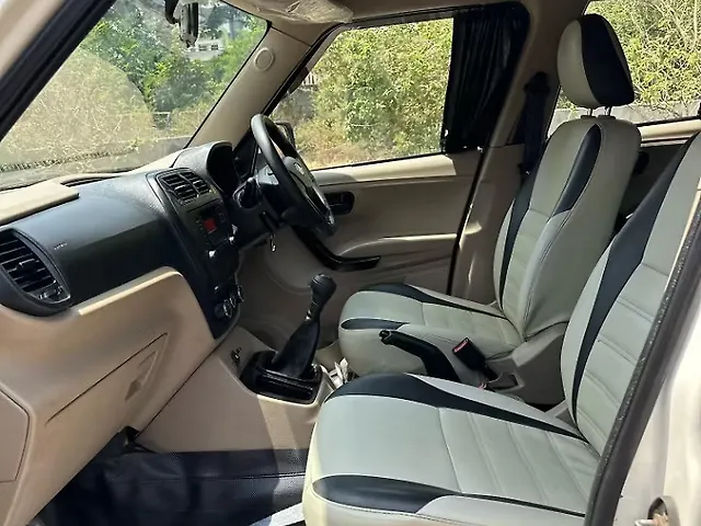 Used Mahindra TUV300 [2015-2019] T6 Plus in Nashik