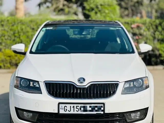 Used 2015 Skoda Octavia in Surat