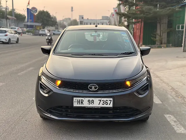 Used 2020 Tata Altroz in Delhi