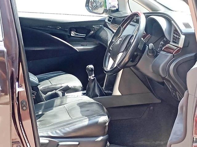 Used Toyota Innova Crysta [2016-2020] 2.4 V Diesel in Mumbai