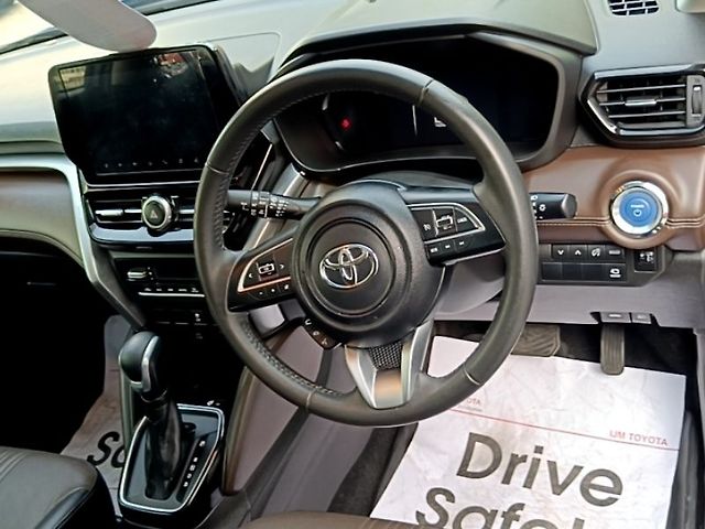 Used Toyota Urban Cruiser Hyryder V Hybrid [2022-2023] in Delhi