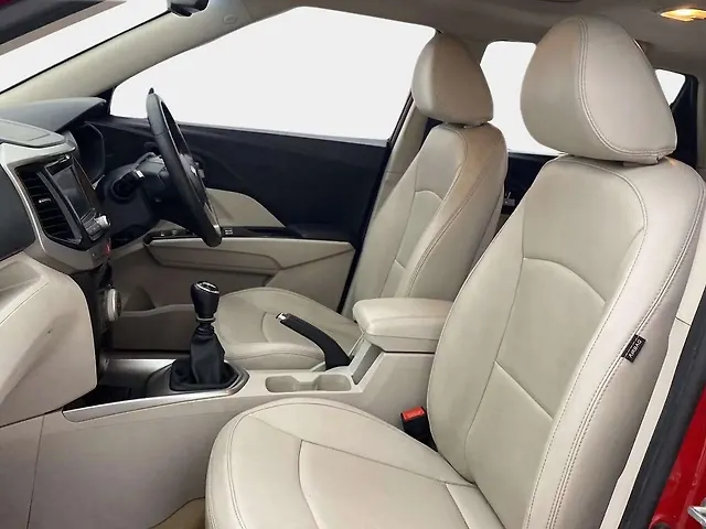 Used Mahindra XUV300 [2019-2024] W8 (O) 1.2 Petrol in Ahmedabad