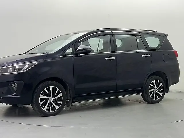Used 2022 Toyota Innova Crysta in Delhi