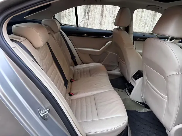 Used Skoda Octavia [2017-2021] 1.8 TSI Style Plus AT [2017] in Mumbai