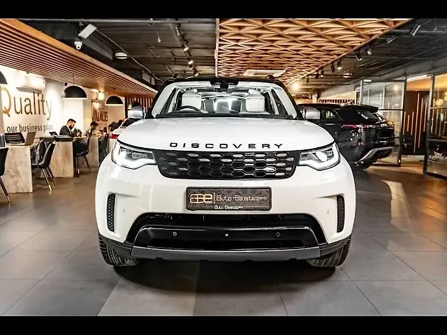 Used 2022 Land Rover Discovery in Delhi