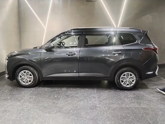 Used Kia Carens [2022-2023] Prestige 1.5 Petrol MT 7 STR in Delhi