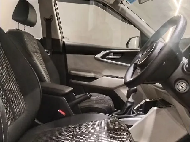 Used Kia Carens [2022-2023] Prestige 1.5 Petrol MT 7 STR in Delhi