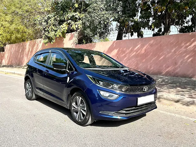 Used 2023 Tata Altroz in Delhi