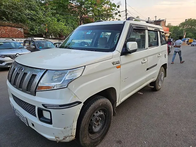 Used Mahindra TUV300 [2015-2019] T4 in Kanpur