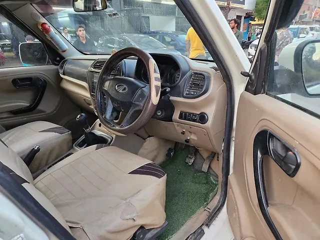 Used Mahindra TUV300 [2015-2019] T4 in Kanpur