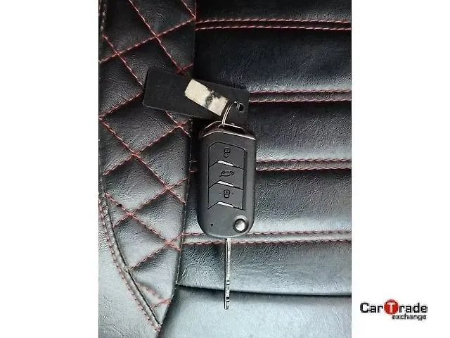 Used Mahindra XUV300 [2019-2024] 1.5 W6 [2019-2020] in Kanpur