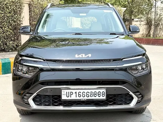 Used 2022 Kia Carens in Delhi
