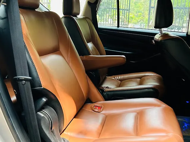 Used Toyota Innova Crysta [2016-2020] 2.4 G 7 STR [2016-2017] in Delhi