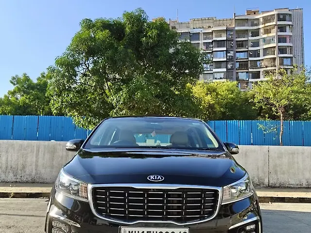 Used 2020 Kia Carnival in Mumbai