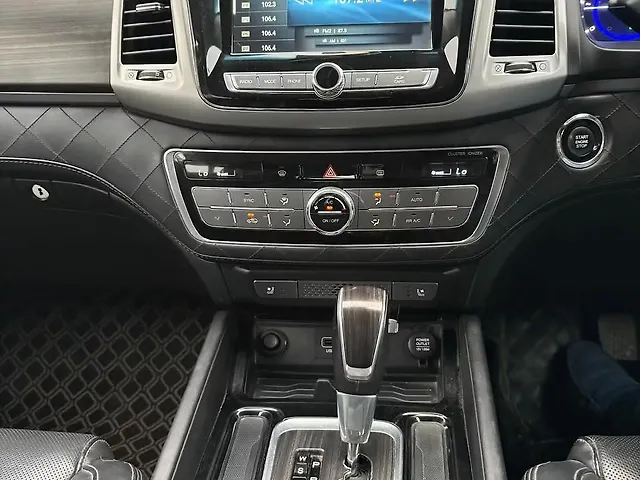 Used Mahindra Alturas G4 2WD High AT in Chandigarh