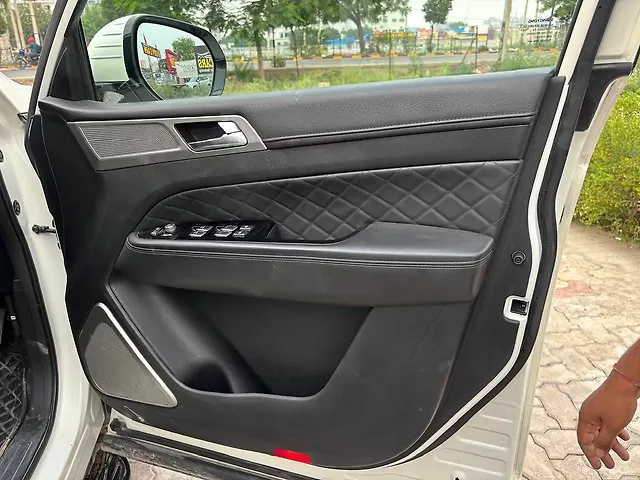 Used Mahindra Alturas G4 2WD High AT in Chandigarh