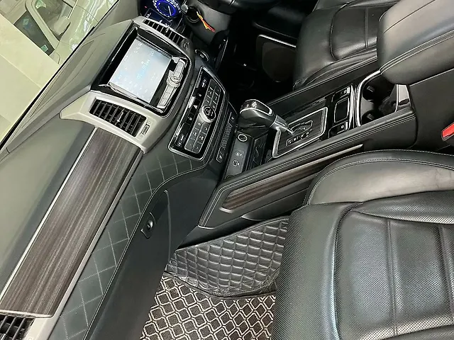 Used Mahindra Alturas G4 2WD High AT in Chandigarh