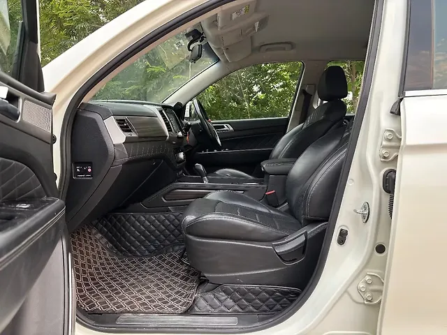 Used Mahindra Alturas G4 2WD High AT in Chandigarh