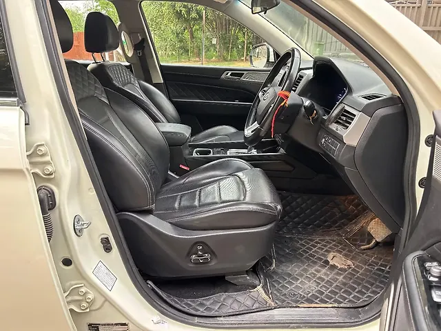 Used Mahindra Alturas G4 2WD High AT in Chandigarh