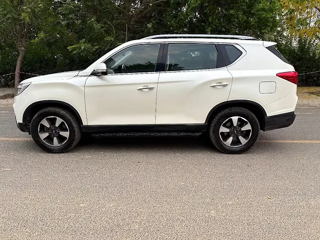 Used Mahindra Alturas G4 2WD High AT in Chandigarh