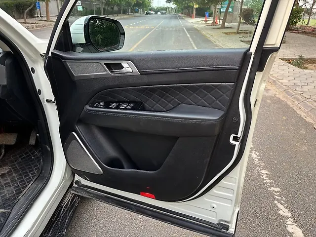 Used Mahindra Alturas G4 2WD High AT in Chandigarh