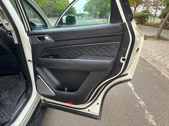 Used Mahindra Alturas G4 2WD High AT in Chandigarh