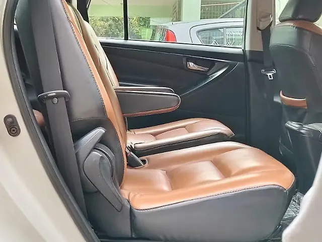 Used Toyota Innova Crysta [2016-2020] 2.4 G 7 STR [2016-2017] in Chennai