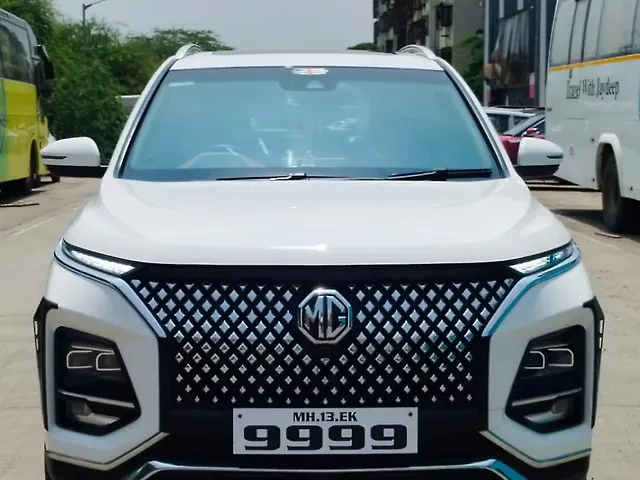 Used 2023 MG Hector Plus in Mumbai