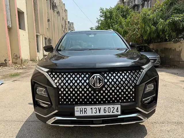 Used 2024 MG Hector Plus in Delhi