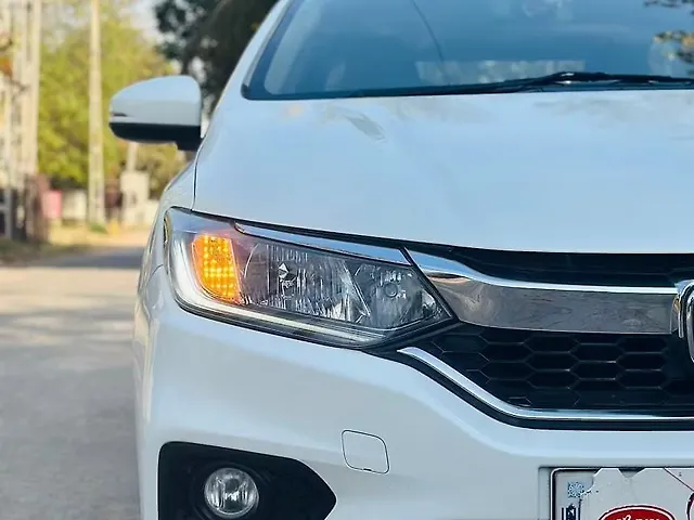 Used Honda City 4th Generation V Petrol in Ahmedabad