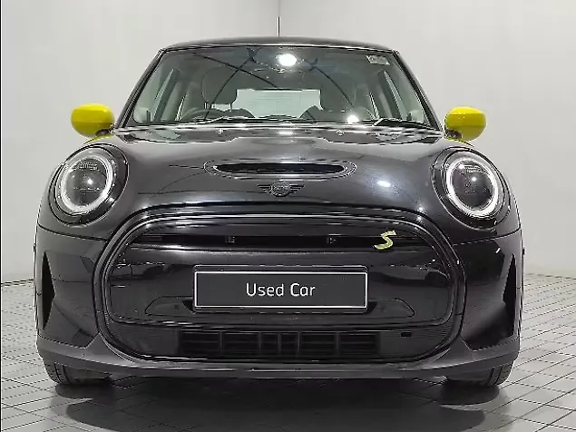 Used 2023 MINI Cooper SE in Pune