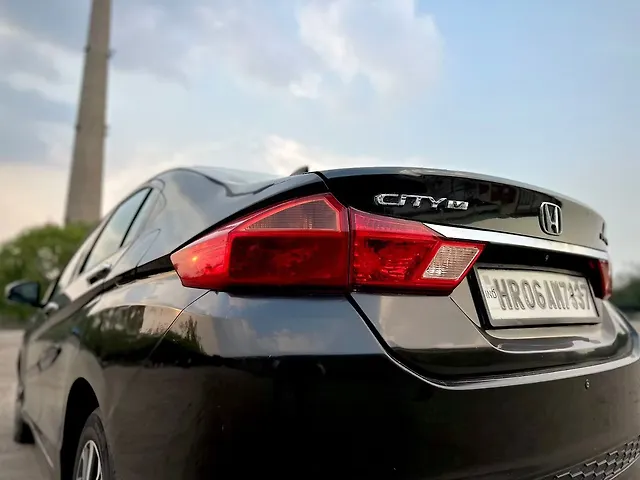Used Honda City 4th Generation V Petrol [2017-2019] in Delhi