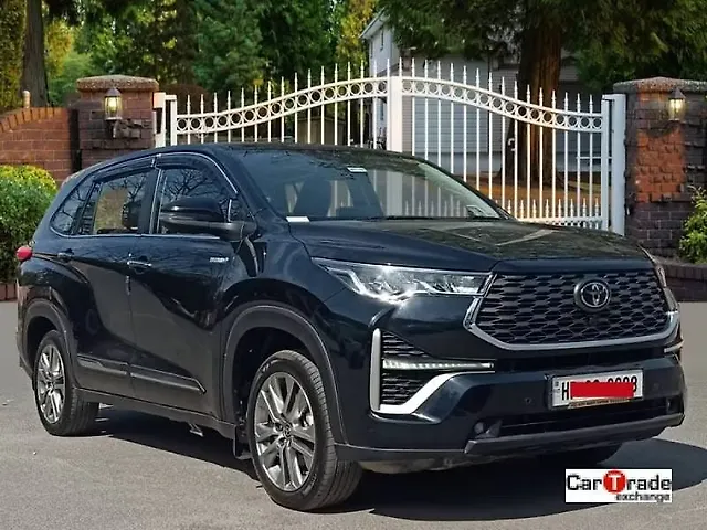 Used 2023 Toyota Innova Hycross in Delhi